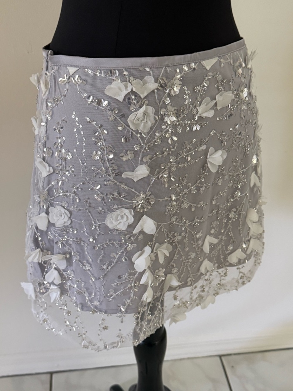 ZARA Silver Iridescent Sequined Embellished Floral Appliqué Shimmer Mini Skirt S - Picture 6 of 10